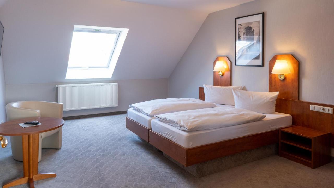 Hotel Am Uenglinger Tor Stendal Bagian luar foto