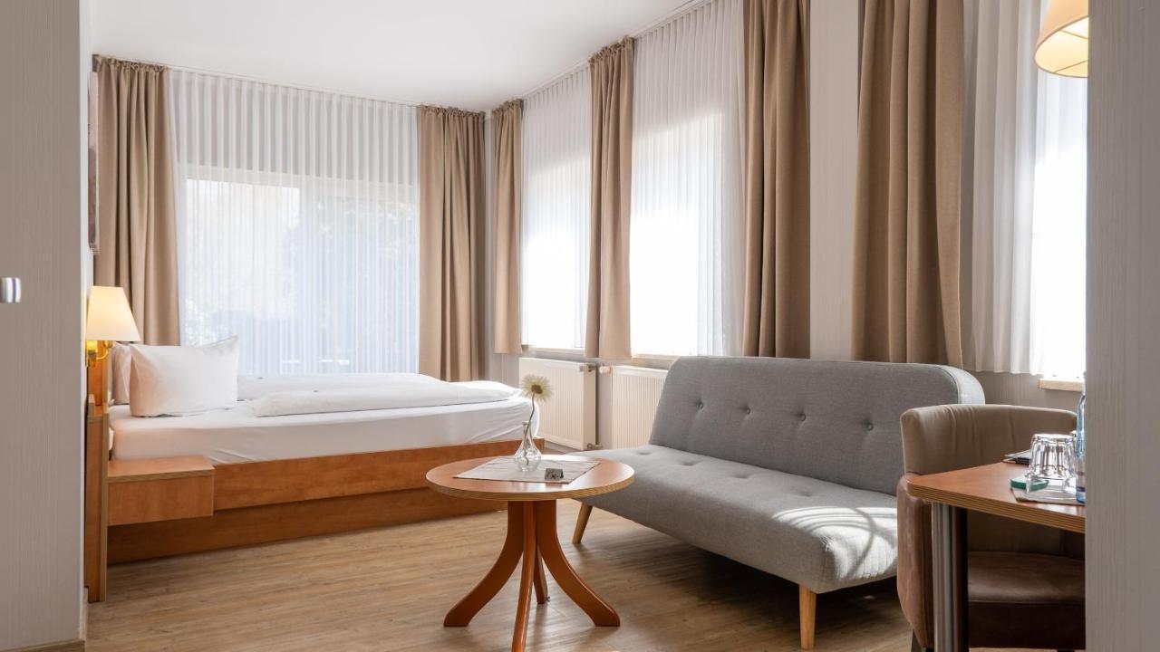 Hotel Am Uenglinger Tor Stendal Bagian luar foto