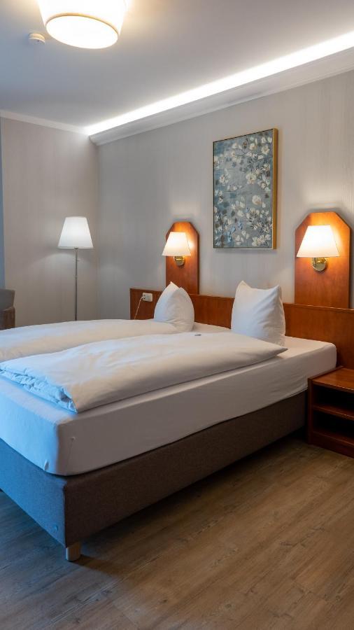 Hotel Am Uenglinger Tor Stendal Bagian luar foto