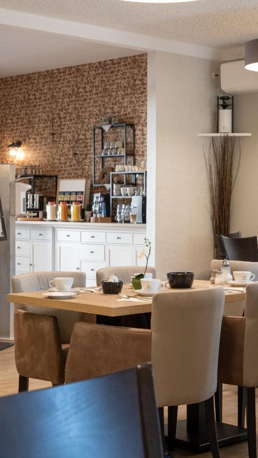 Hotel Am Uenglinger Tor Stendal Bagian luar foto