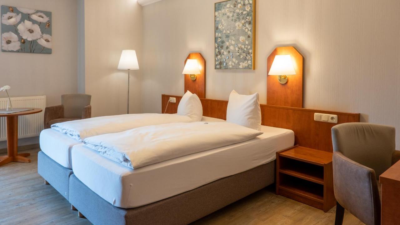 Hotel Am Uenglinger Tor Stendal Bagian luar foto