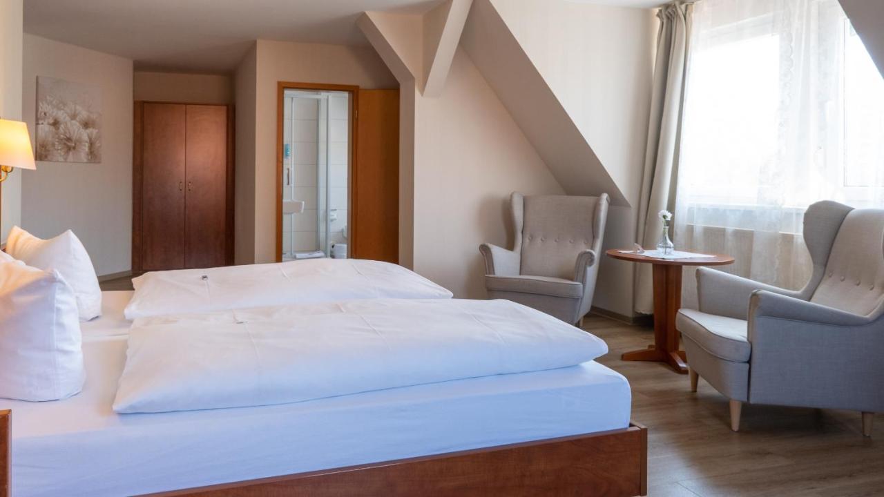 Hotel Am Uenglinger Tor Stendal Bagian luar foto