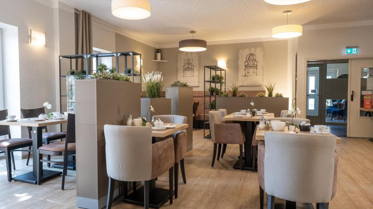 Hotel Am Uenglinger Tor Stendal Bagian luar foto