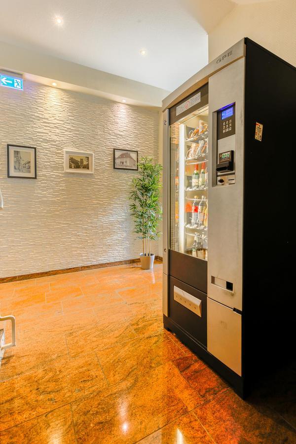 Hotel Am Uenglinger Tor Stendal Bagian luar foto